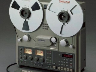 Reel to reel player