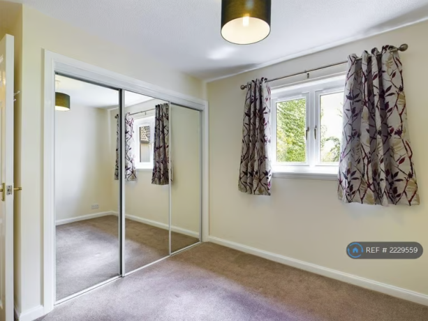 2-bedroom-flat-in-grampian-court-bearsden-glasgow-g61-2-bed-big-2