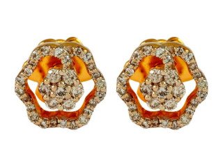 Diesgner Diamond Earings in yellow gold