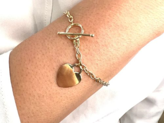 Romantic Elegance: 14K Yellow Gold Toggle Clasp Heart Charm Bracelet